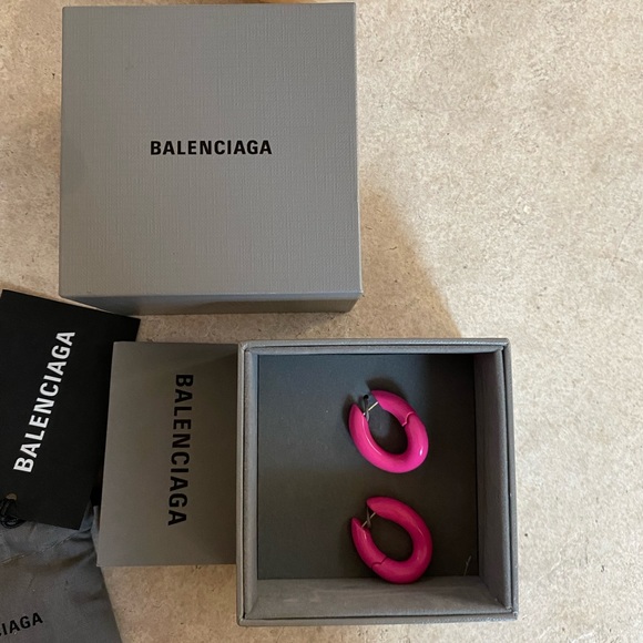 SOLD!!!!! DO NOT PURCHASE!!! Balenciaga pink glossy loop earring - Picture 3 of 6